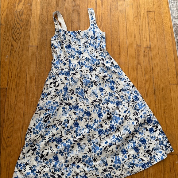 Elegant Blue Floral Midi Dress - Picture 6 of 6